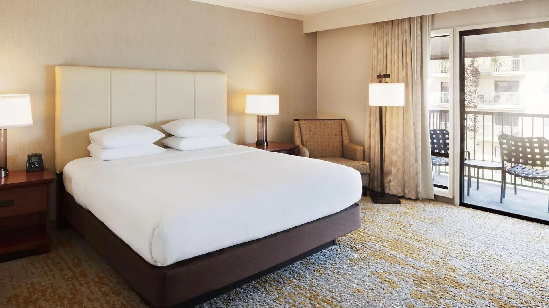 Doubletree By Hilton Ontario Airport Hotel 4*,